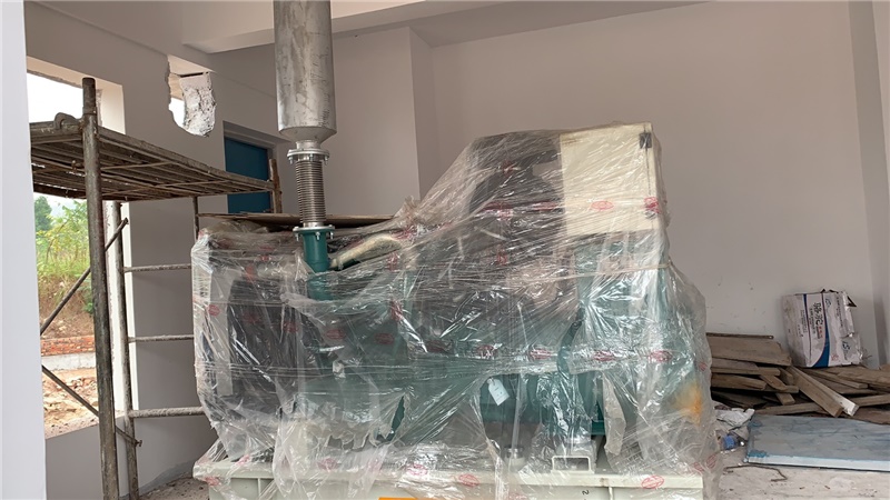 重慶渝長高速公路，12臺沃爾沃發(fā)電機組