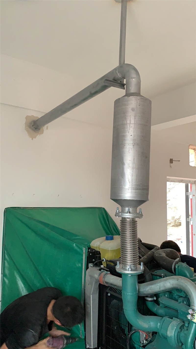 重慶渝長高速公路，12臺沃爾沃發(fā)電機組