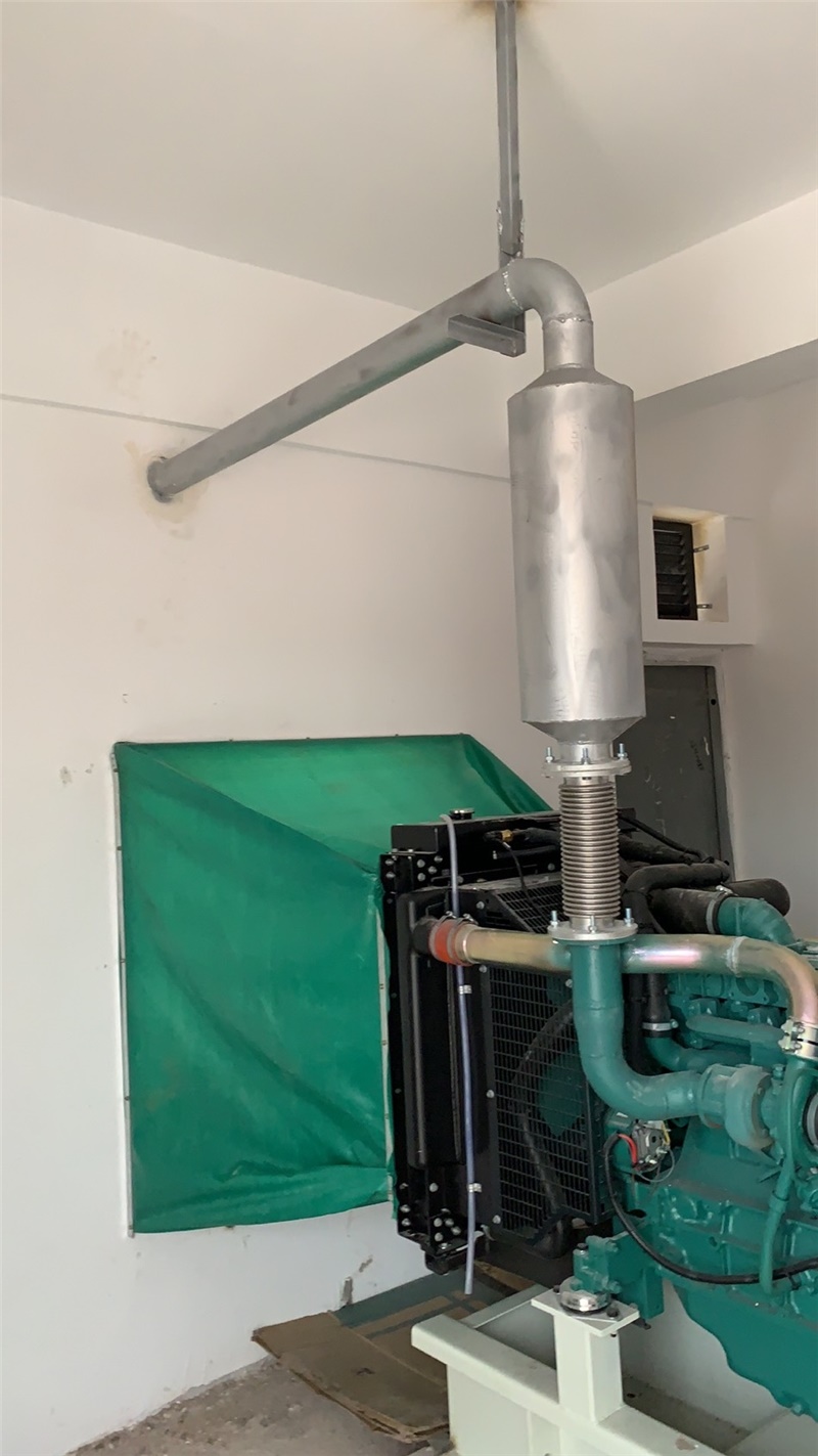 重慶渝長高速公路，12臺沃爾沃發(fā)電機組